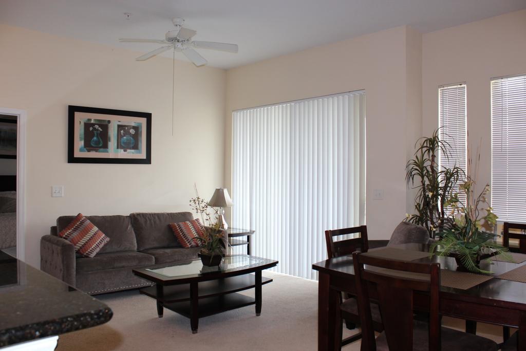 Cane Island Luxury Condo Kissimmee Room photo